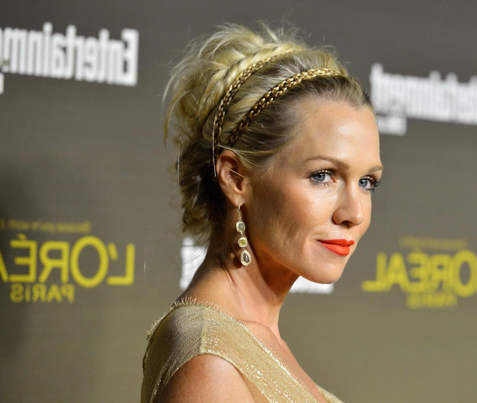 10P Jennie Garth showing huge cleavage at Pre-EMMY events in LA