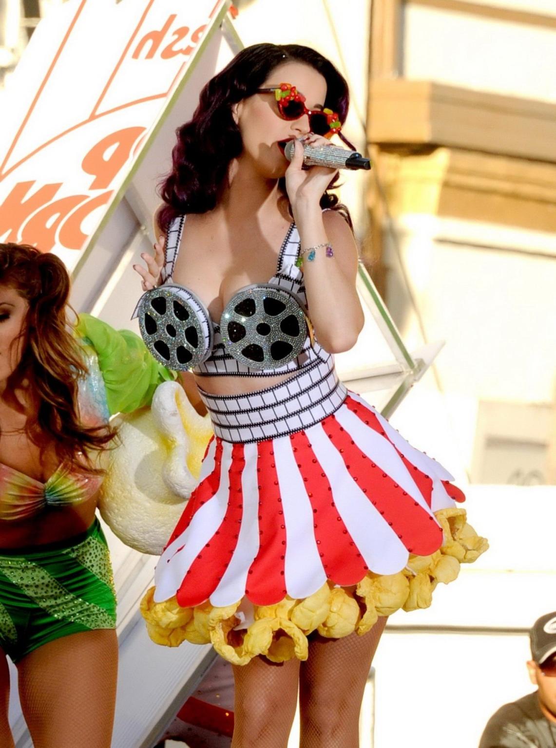 10P Katy Perry shows huge cleavage performing at 'Katy Perry Part of Me' premiere in