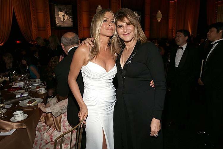 10P Jennifer Aniston exposing her big old maid cleavage on some event
