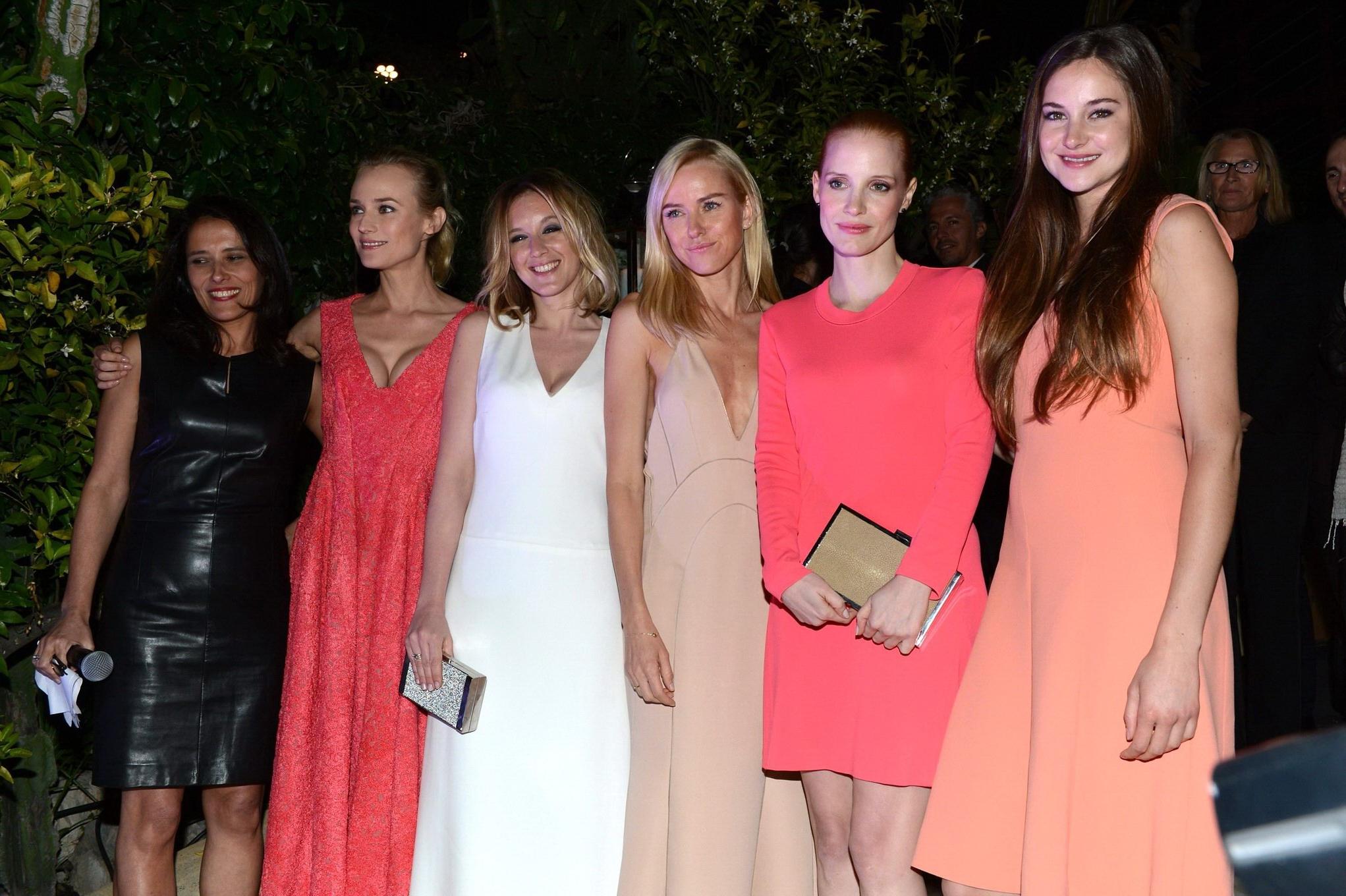 10P Diane Kruger showing huge cleavage at the Calvin Klein event in Cannes