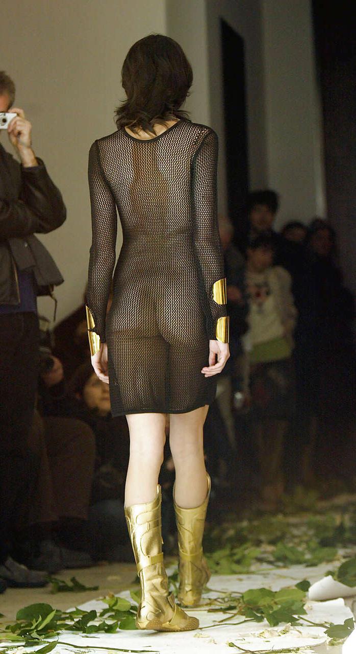 10P Nicole Trunfio upskirt and nipple slip paparazzi pictures