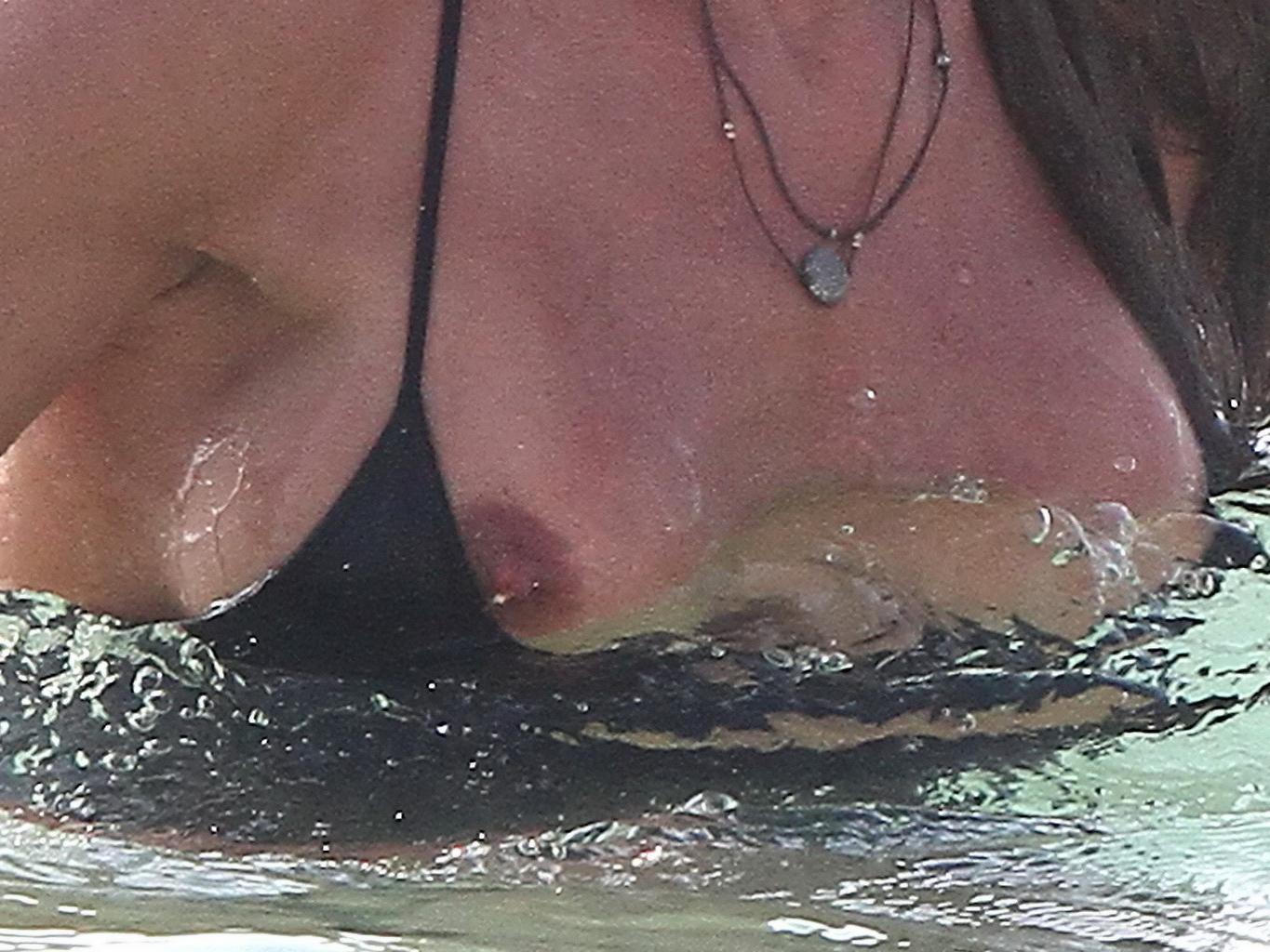 10P Kelly Bensimon nipple slip at the beach on 'The Real Housewives of New York City