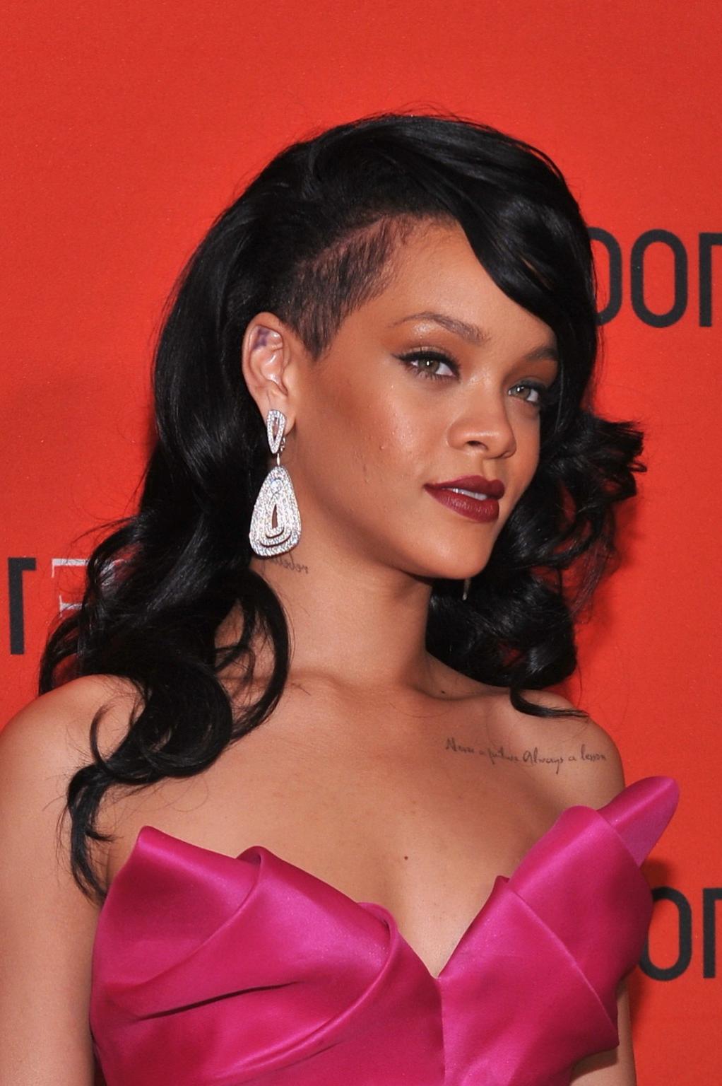 10P Busty Rihanna showing big cleavage in gorgeus strapless pink dress at Time's 100