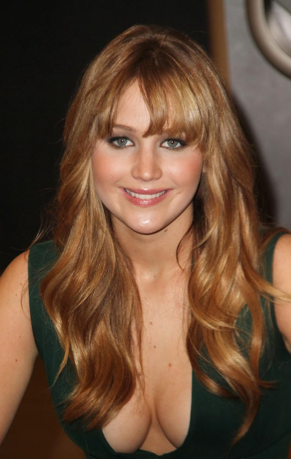 16P Jennifer Lawrence showing awesome cleavage at Barnes  Noble signing event in NYC