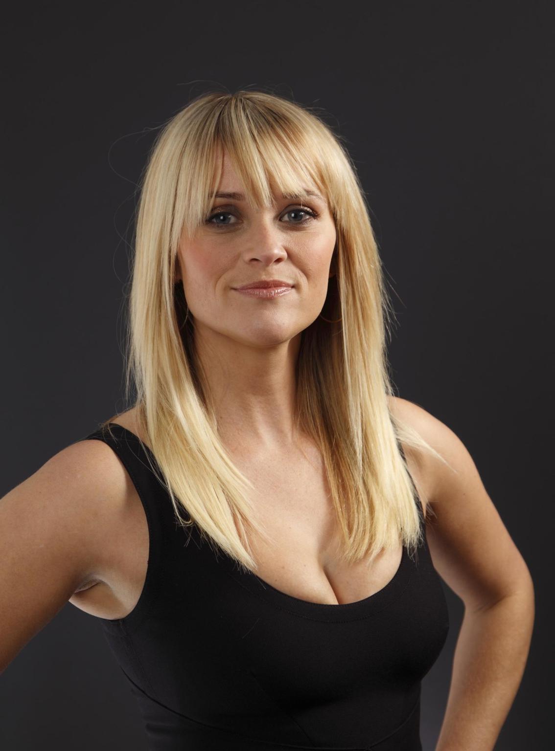 16P Reese Witherspoon showing awesome cleavage for 'This Means War' portraits by Dan