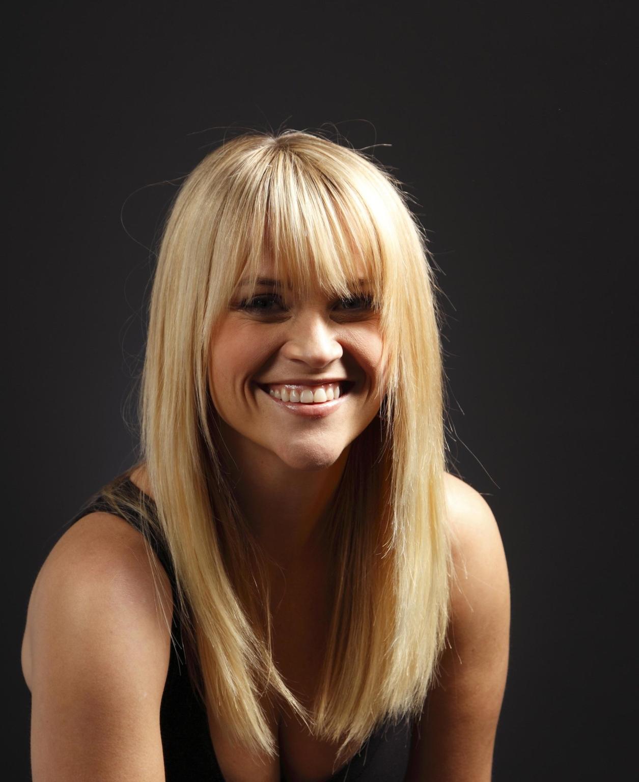 16P Reese Witherspoon showing awesome cleavage for 'This Means War' portraits by Dan