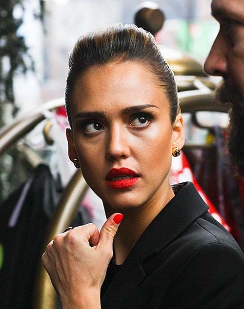 16P Jessica Alba exposing her sexy body and awesome cleavage