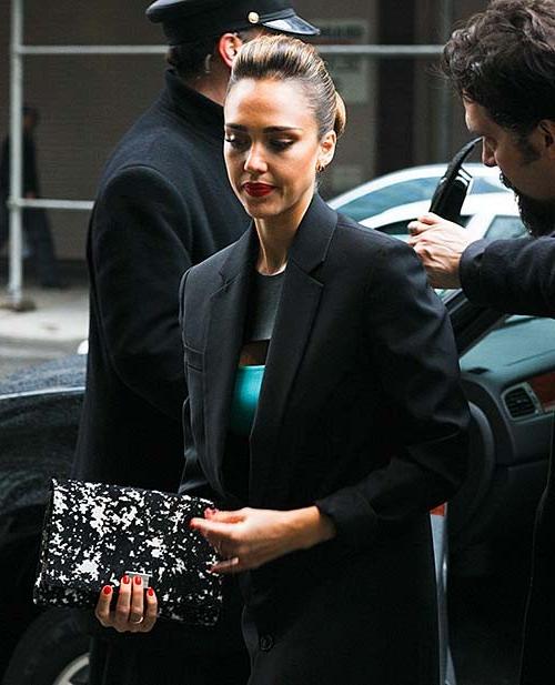 16P Jessica Alba exposing her sexy body and awesome cleavage