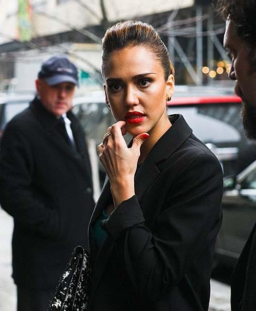 16P Jessica Alba exposing her sexy body and awesome cleavage
