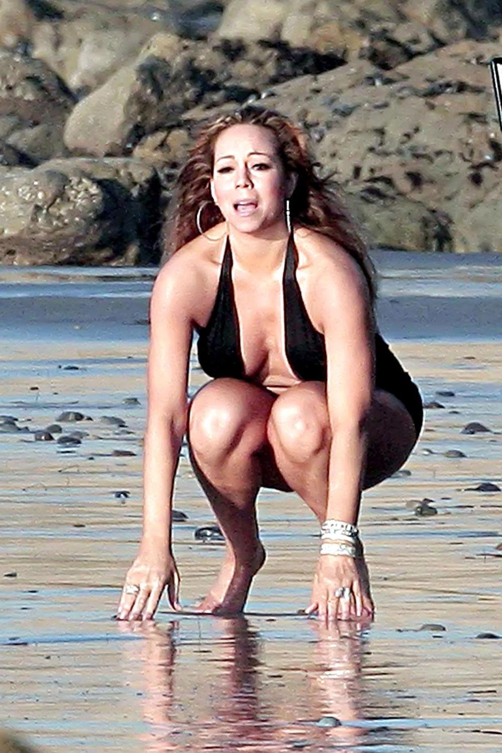 16P Mariah Carey massive big cleavage in black dress