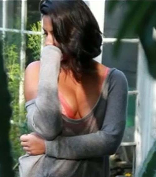 16P Olivia Munn exposing sexy body and huge cleavage in lingerie