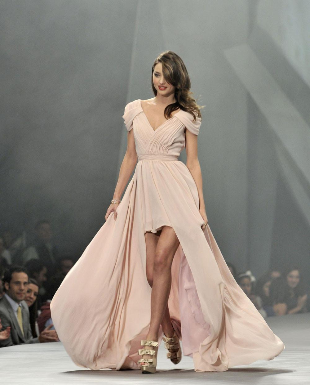 16P Miranda Kerr got huge squeezed cleavage