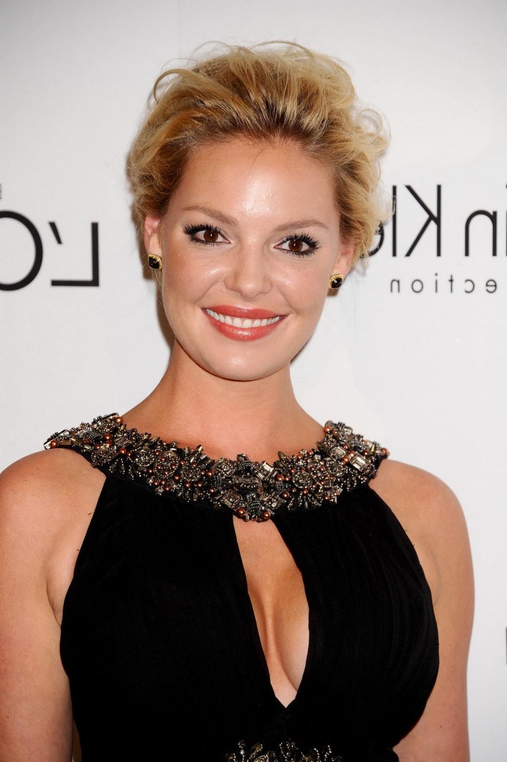 16P Katherine Heigl showing huge cleavage at 18th Annual ELLE Women in Hollywood Cel