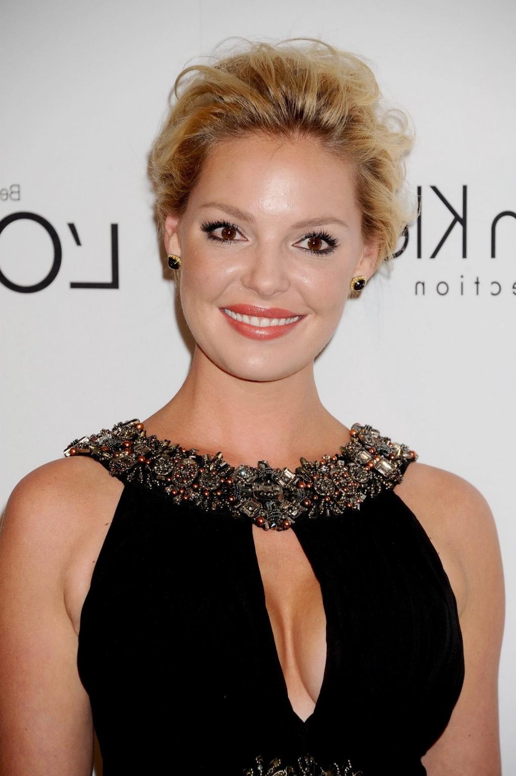 16P Katherine Heigl showing huge cleavage at 18th Annual ELLE Women in Hollywood Cel