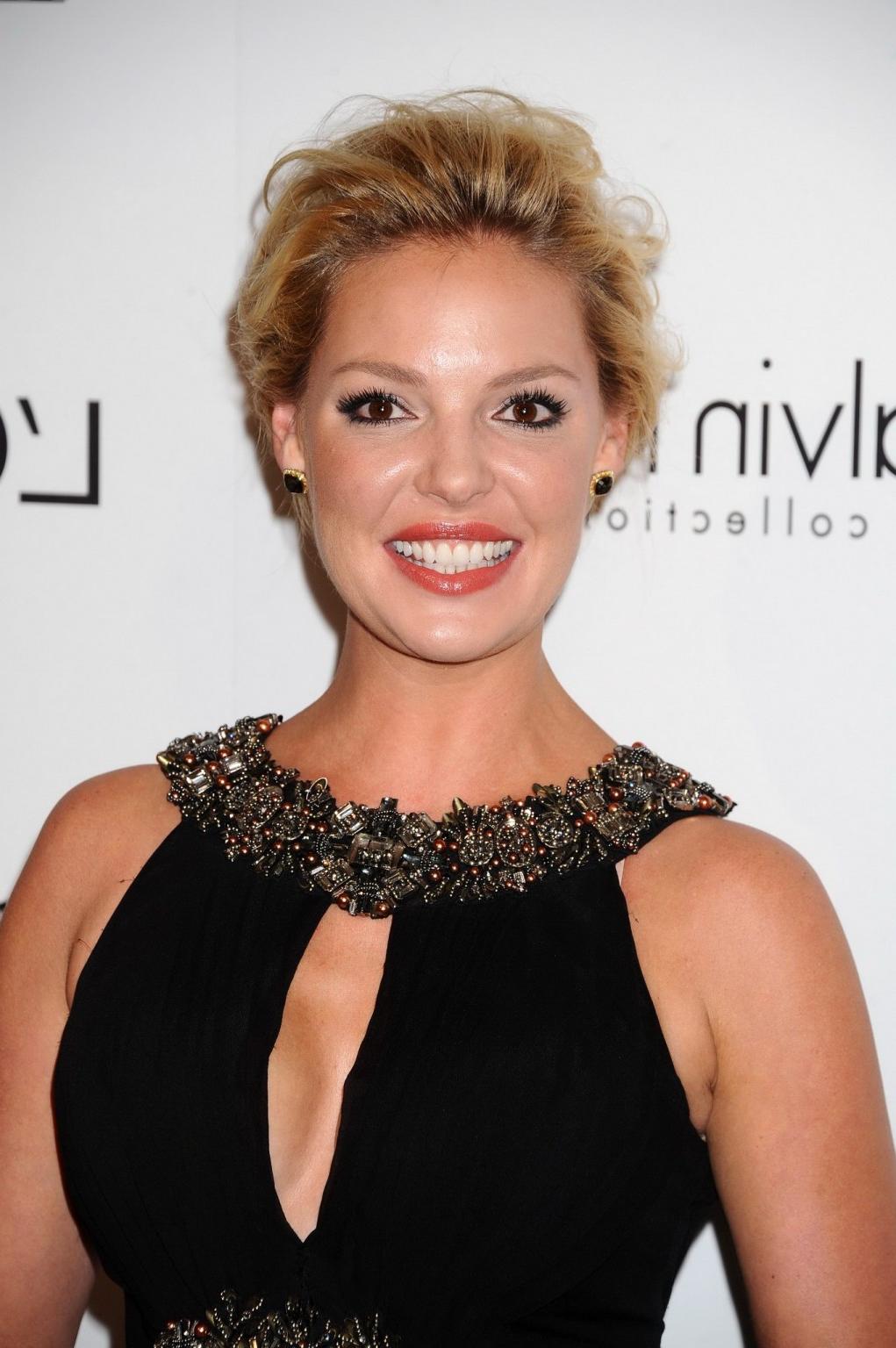16P Katherine Heigl showing huge cleavage at 18th Annual ELLE Women in Hollywood Cel