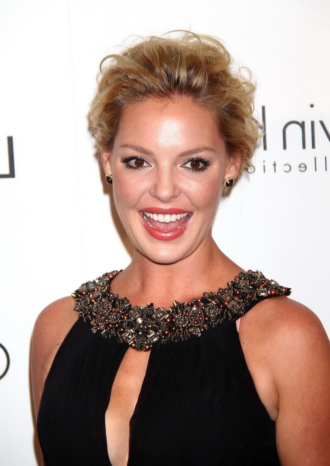 16P Katherine Heigl showing huge cleavage at 18th Annual ELLE Women in Hollywood Cel