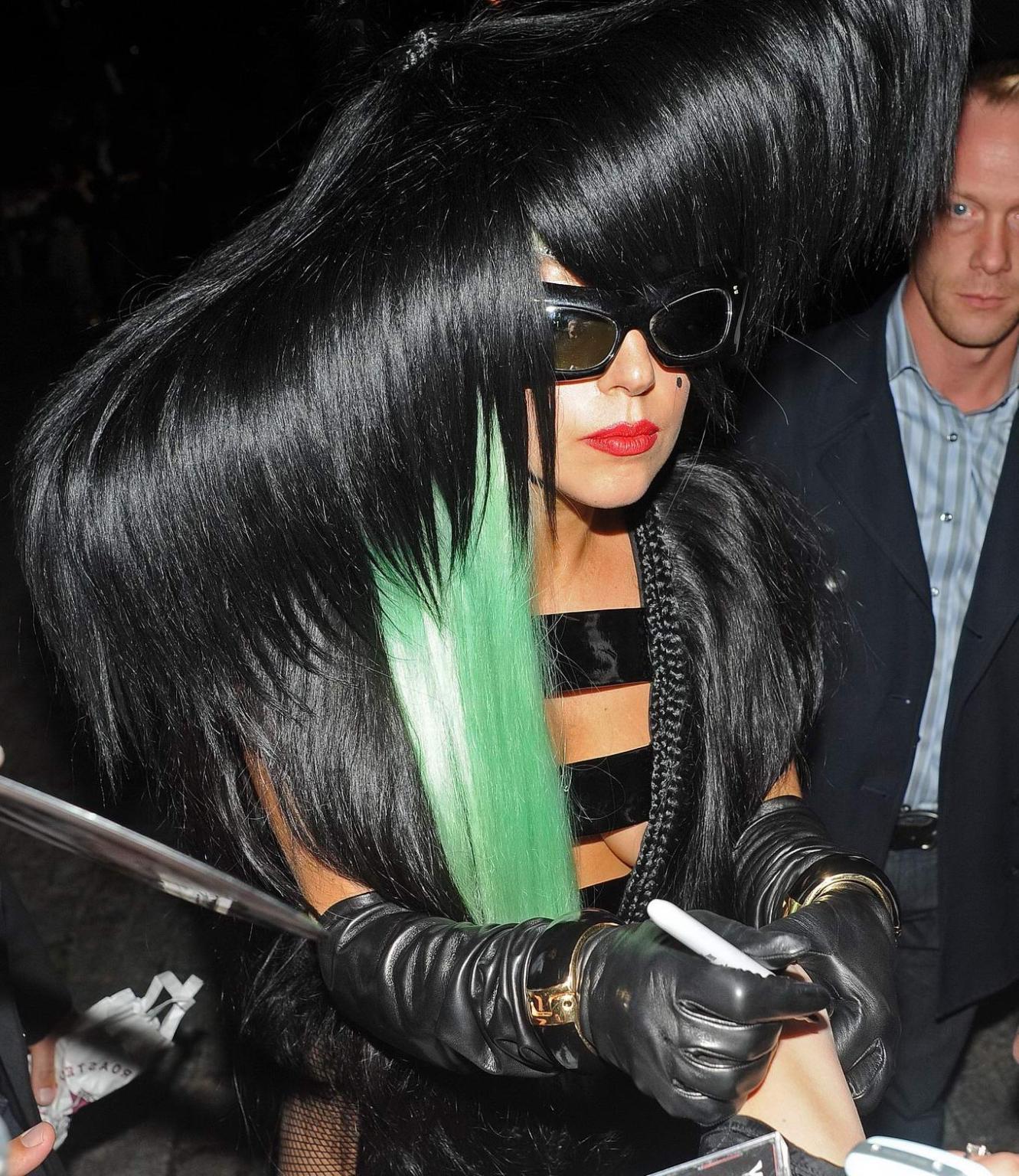 16P Lady Gaga sighting in London wearing skimpy outfit