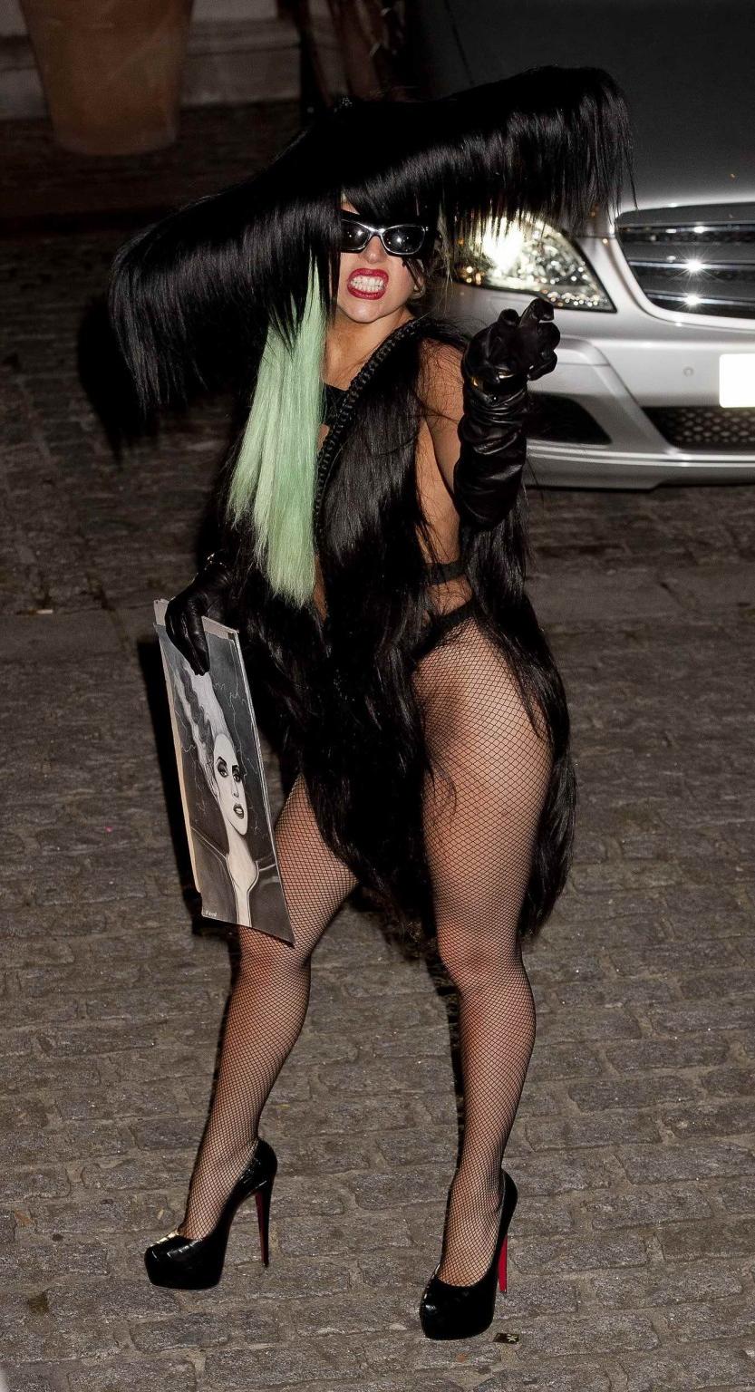 16P Lady Gaga sighting in London wearing skimpy outfit