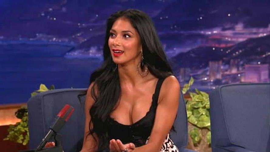 16P Nicole Scherzinger exposing her very sexy and massive cleavage