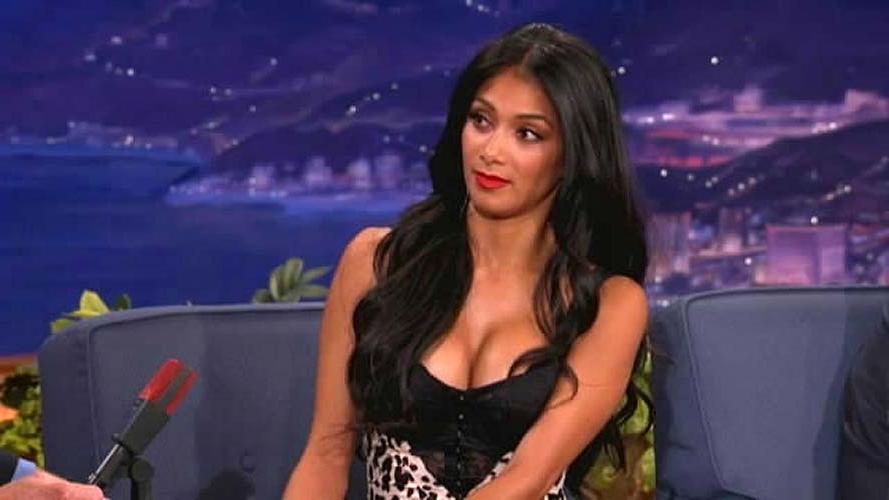 16P Nicole Scherzinger exposing her very sexy and massive cleavage