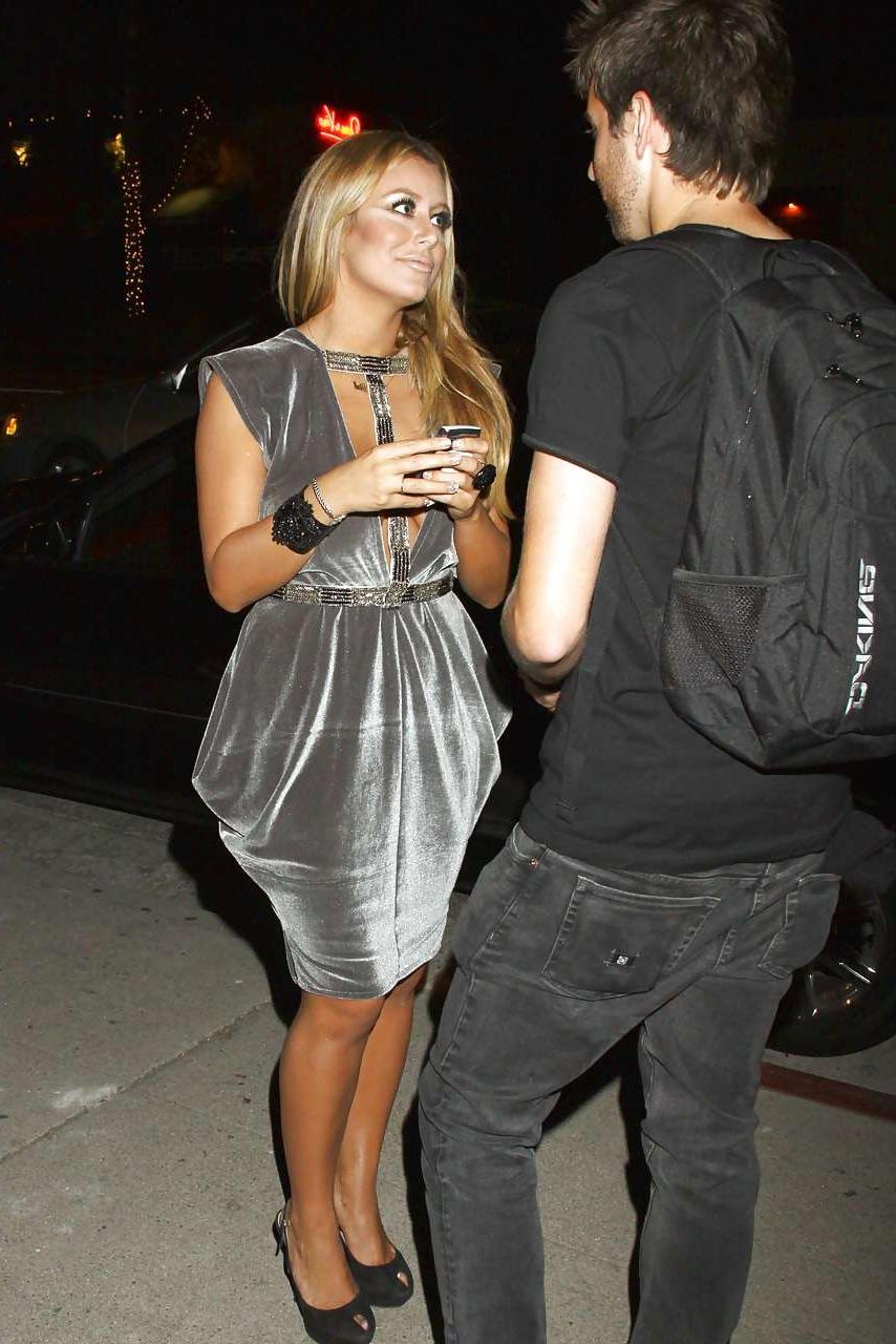 16P Aubrey O'Day showing her ass in thong and huge cleavage paparazzi pictures