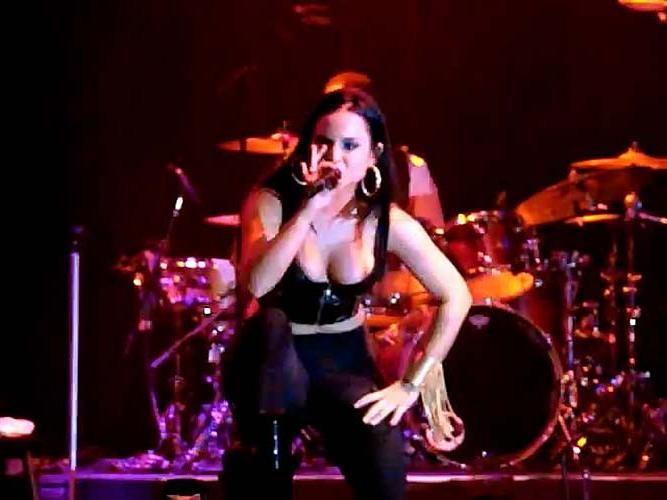 16P Joanna Jojo Levesque exposing her sexy body and nipple slip on stage