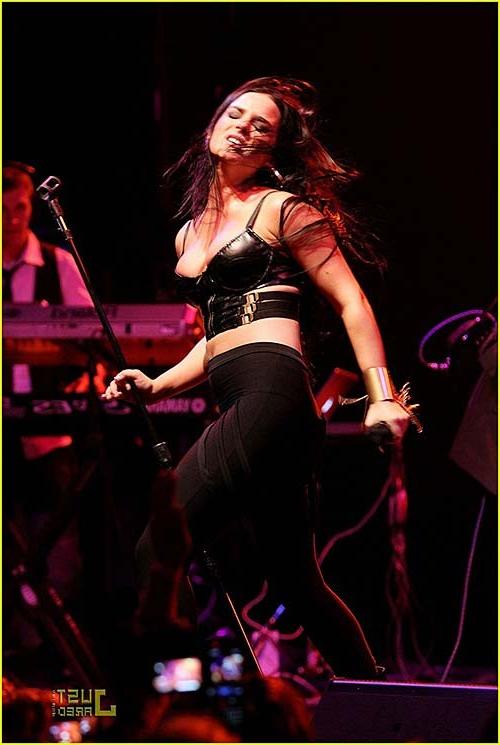 16P Joanna Jojo Levesque exposing her sexy body and nipple slip on stage
