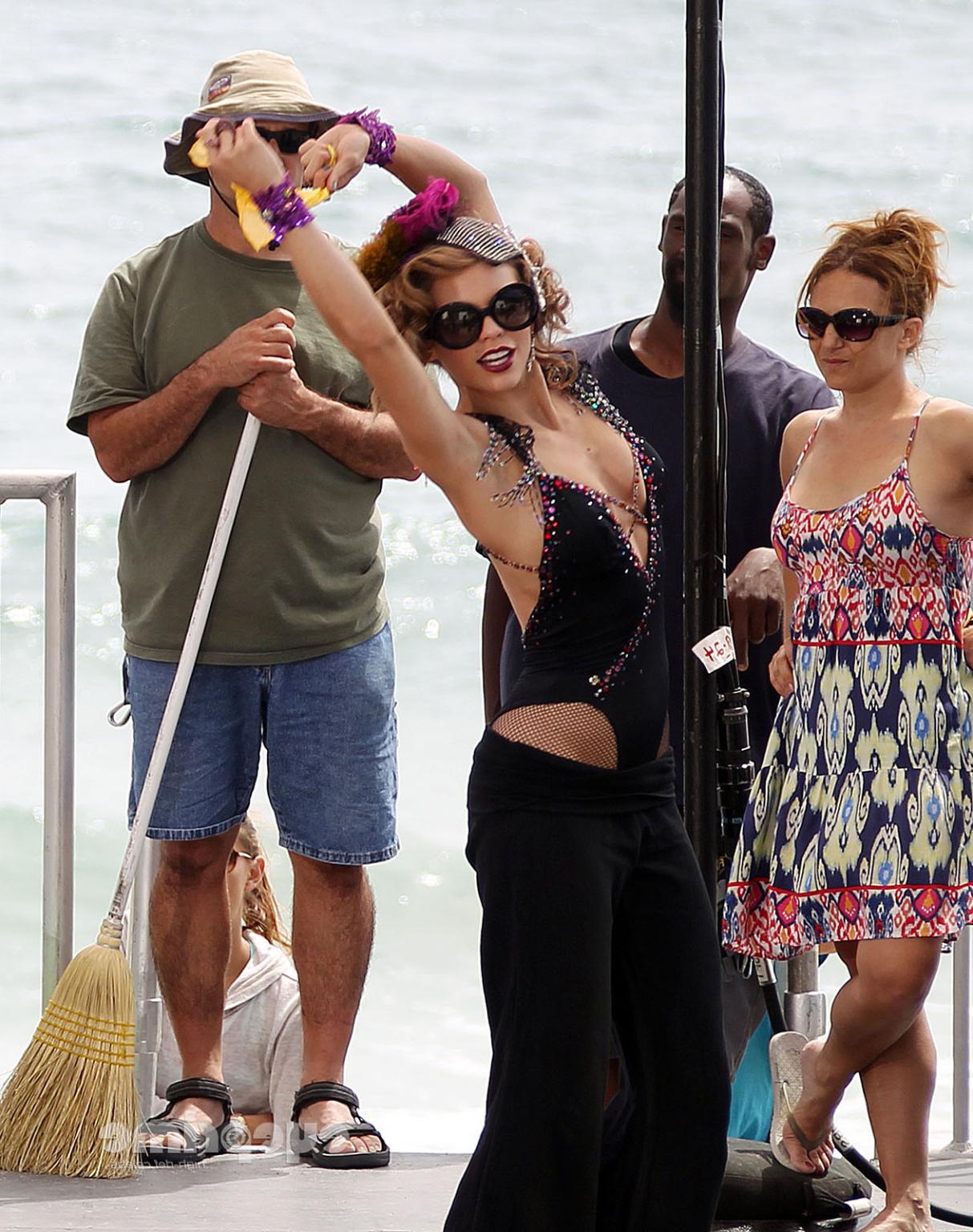 16P AnnaLynne McCord nipple slip on the '90210' set in LA