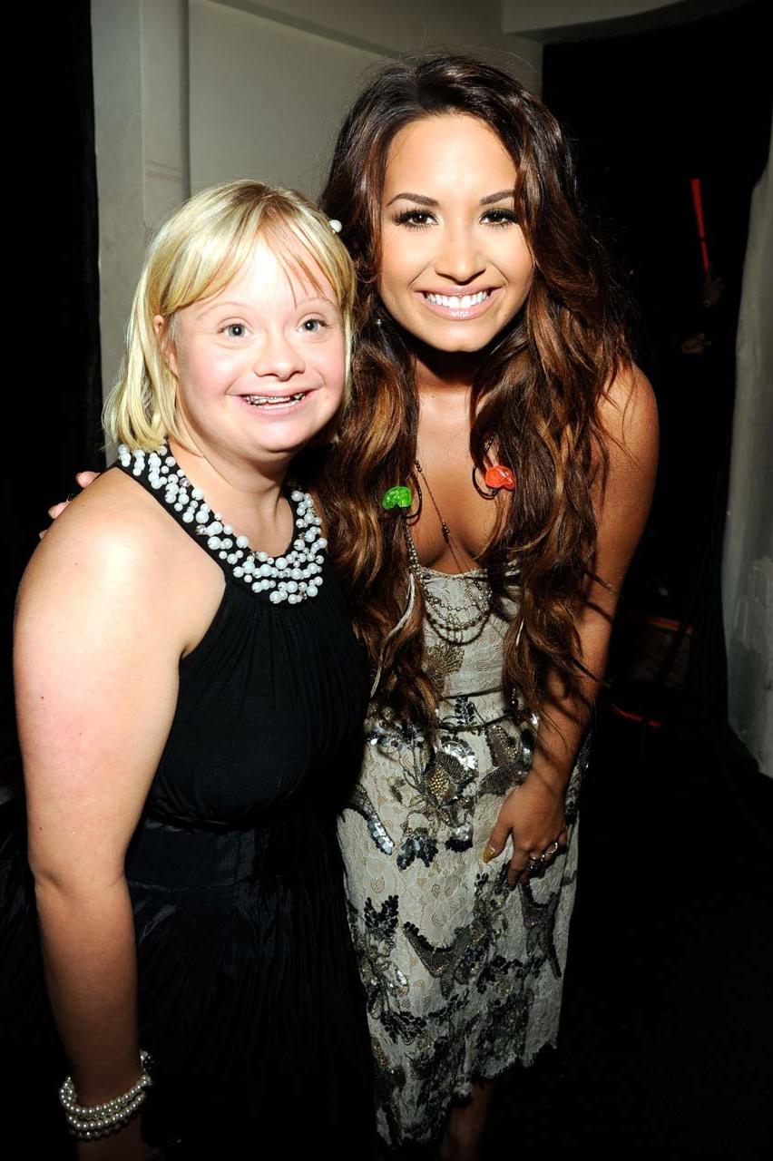 16P Demi Lovato exposing her sexy body and fucking huge cleavage