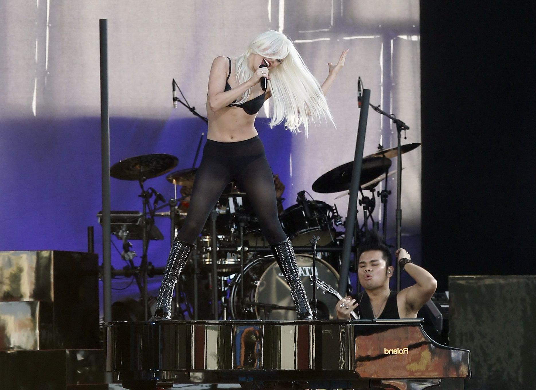 16P Lady Gaga shows off her ass in thong  pantyhose performing on Jimmy Kimmel Live 