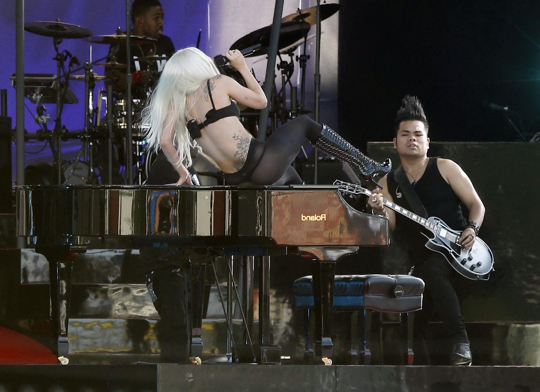16P Lady Gaga shows off her ass in thong  pantyhose performing on Jimmy Kimmel Live 