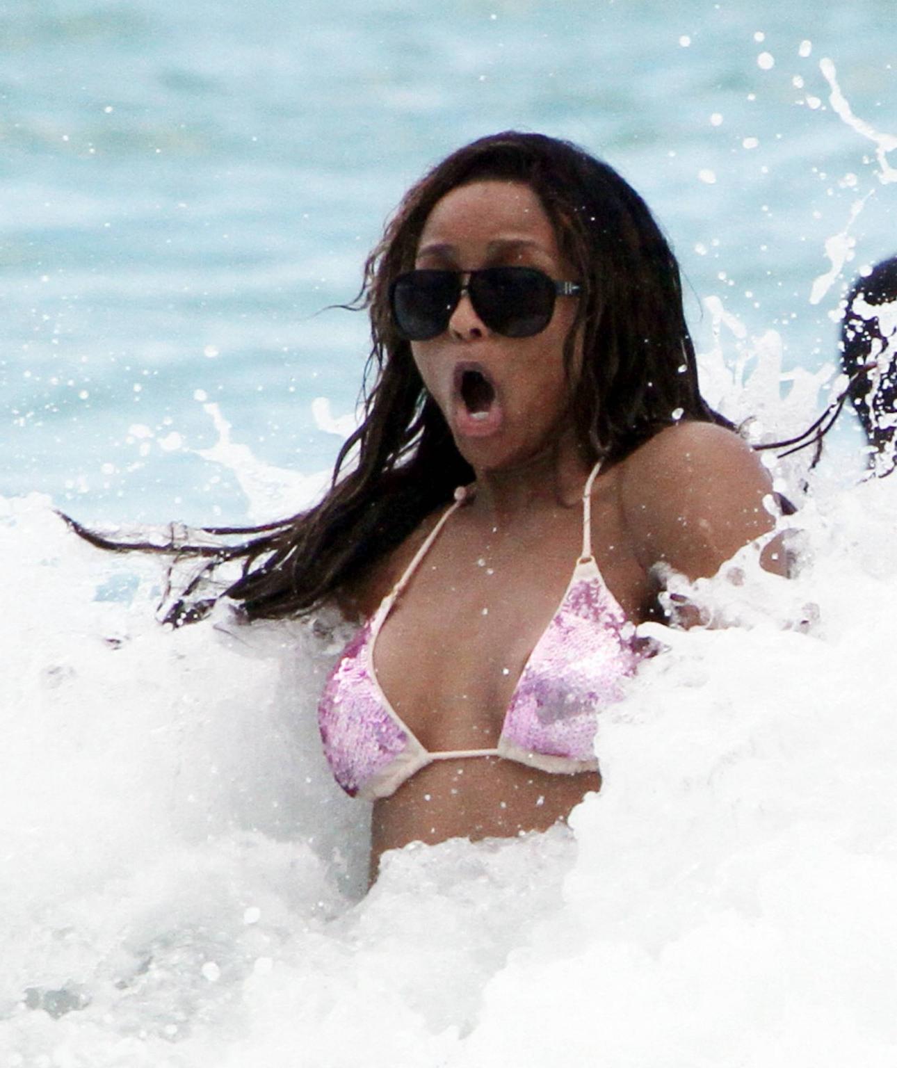 16P Ciara areola slip wearing bikini on Miami Beach