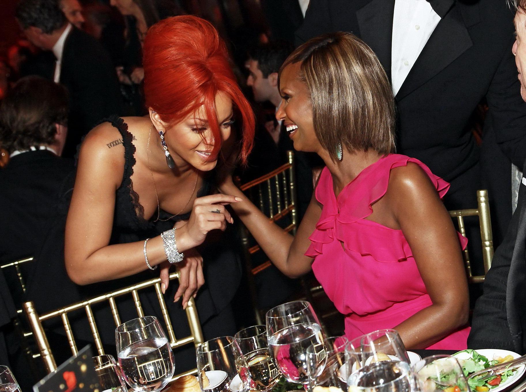16P Rihanna showing huge cleavage downblouse at DKMS Gala