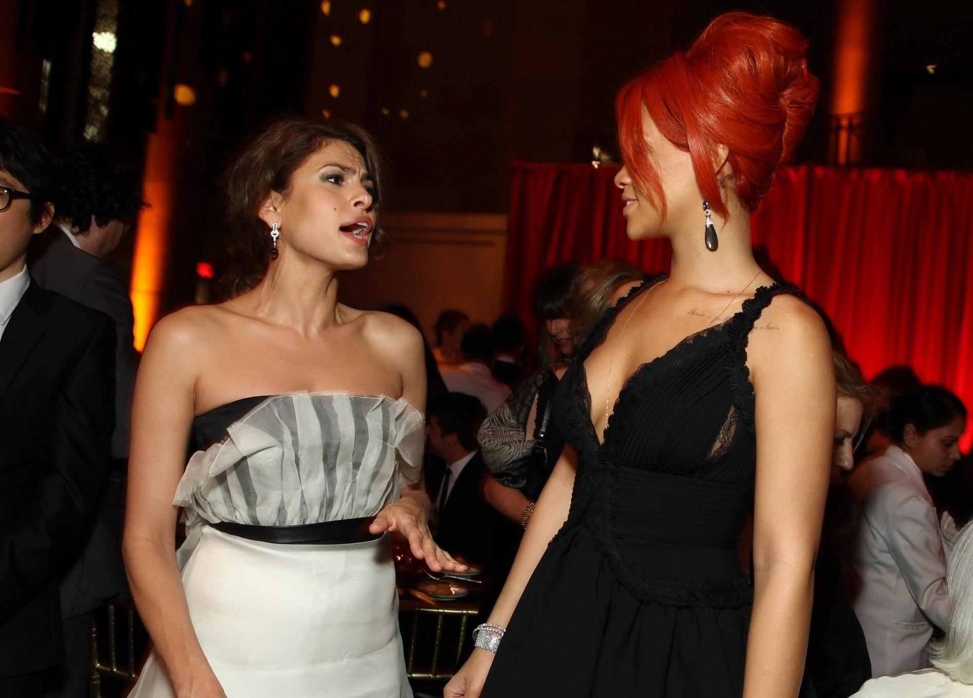16P Rihanna showing huge cleavage downblouse at DKMS Gala