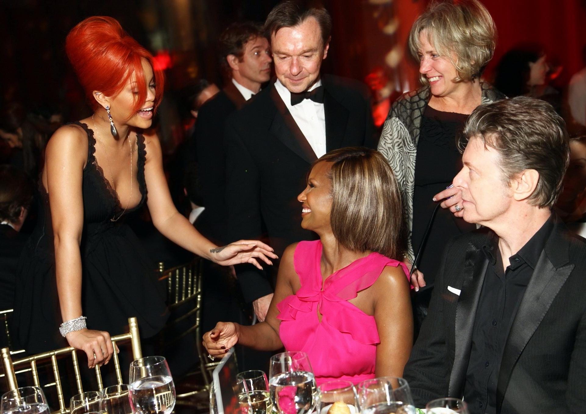16P Rihanna showing huge cleavage downblouse at DKMS Gala