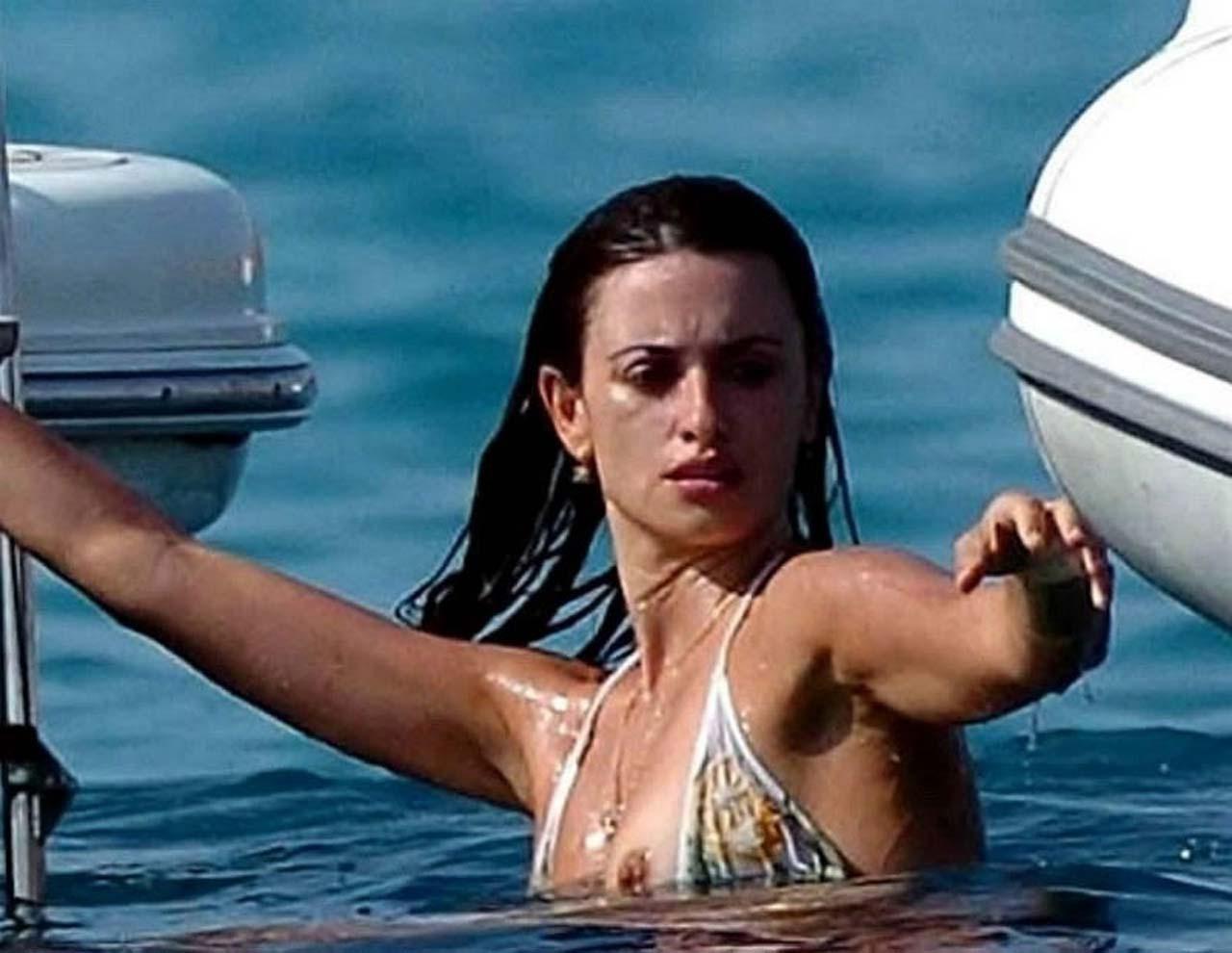 16P Penelope Cruz sexy and hot bikini and nipple slip paparazzi photos