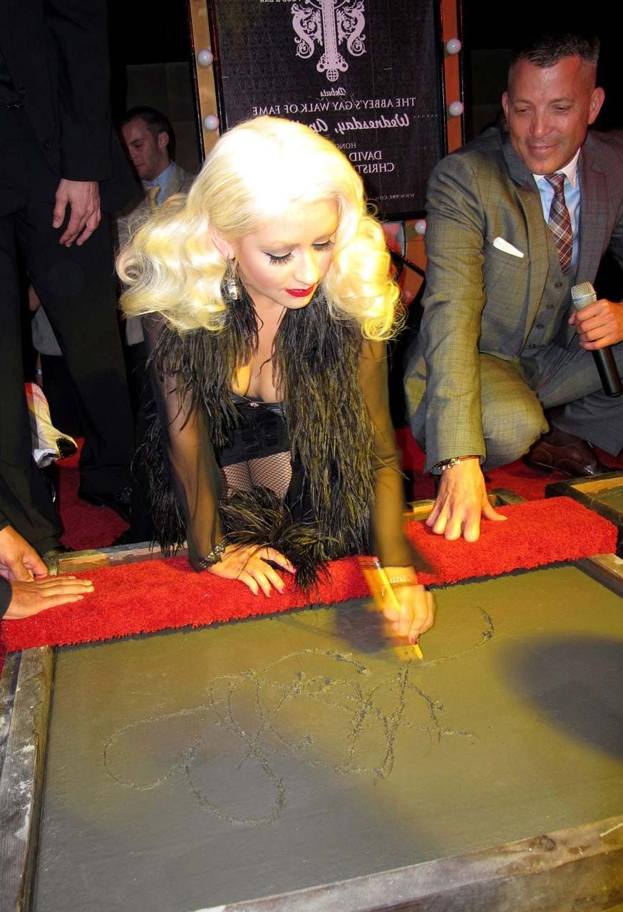 16P Christina Aguilera exposing fucking sexy body and mega cleavage
