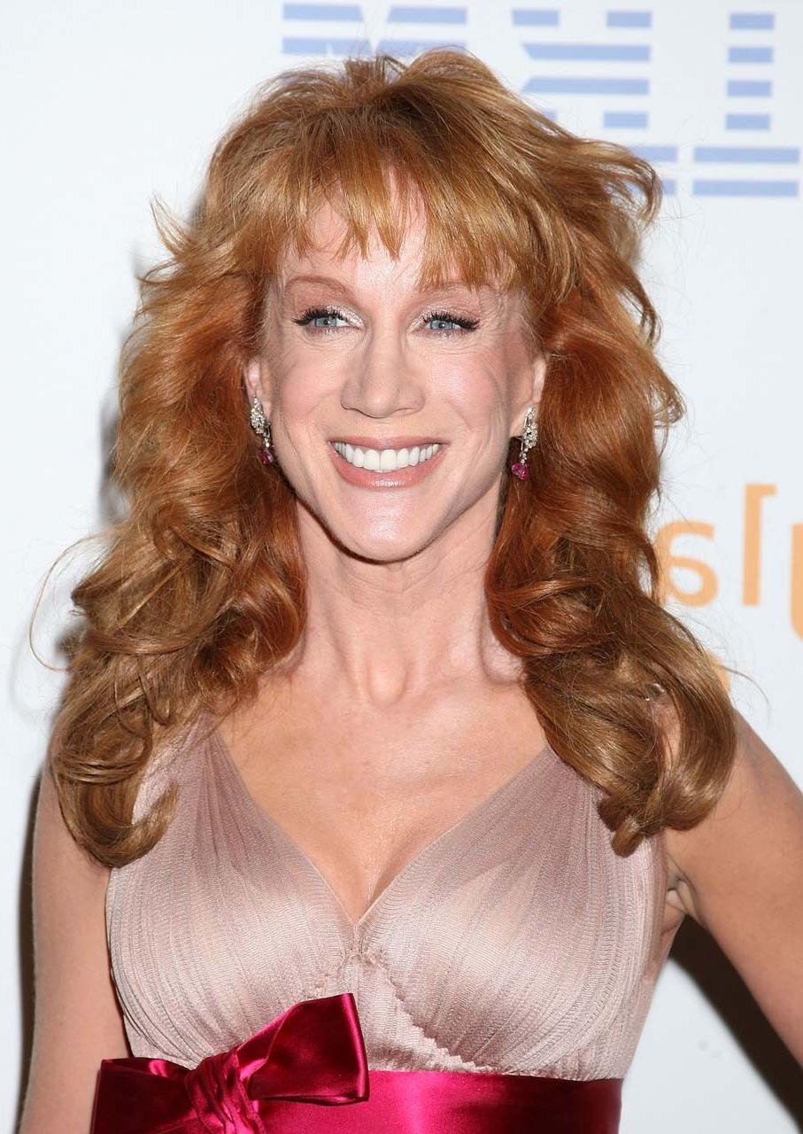 16P Kathy Griffin exposing her nice boobs topless dancing by the pool paparazzi pict