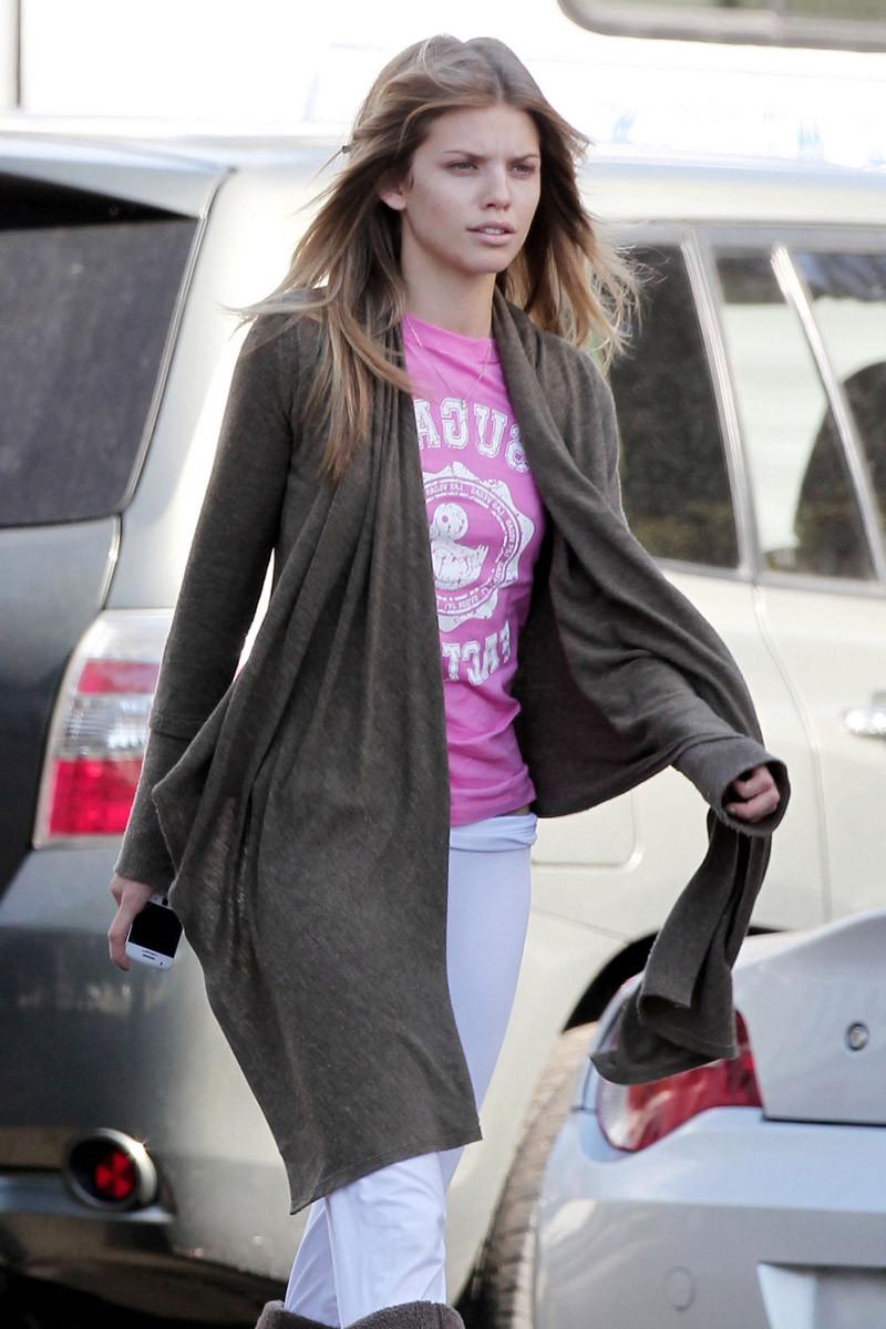 16P Annalynne McCord slipping a nipple while running