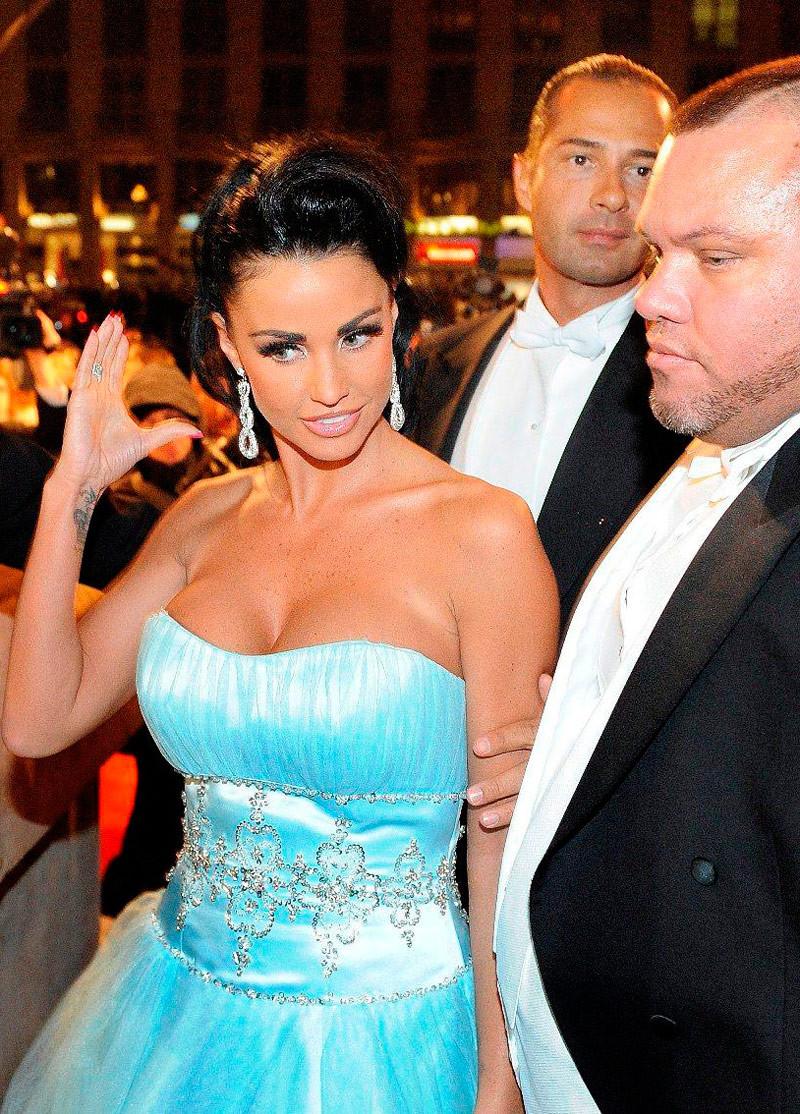 16P Katie Price showing off massive cleavage