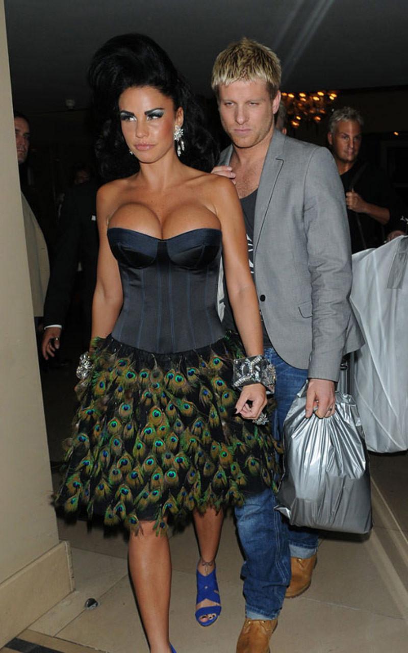 16P Katie Price showing off massive cleavage
