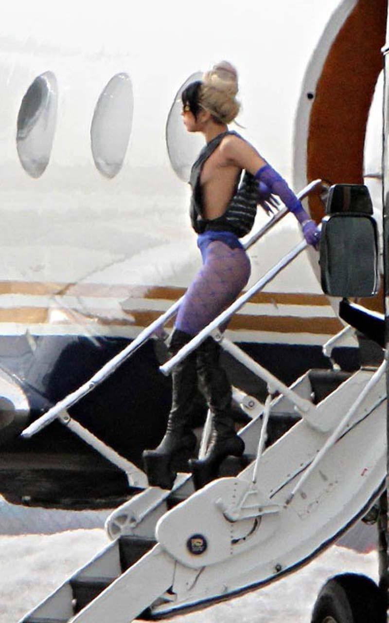 10P Lady Gaga showing her great tits in leopard print see thru outfit paparazzi pict