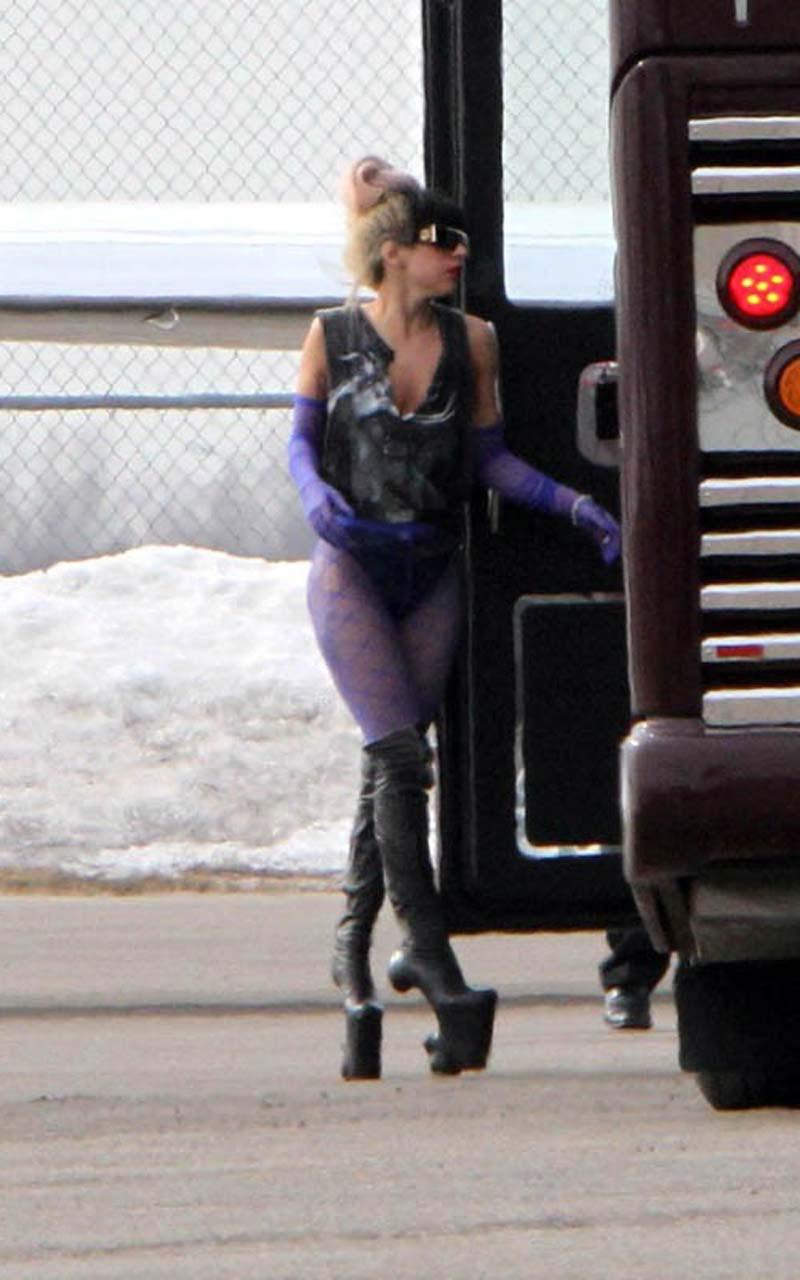 10P Lady Gaga showing her great tits in leopard print see thru outfit paparazzi pict