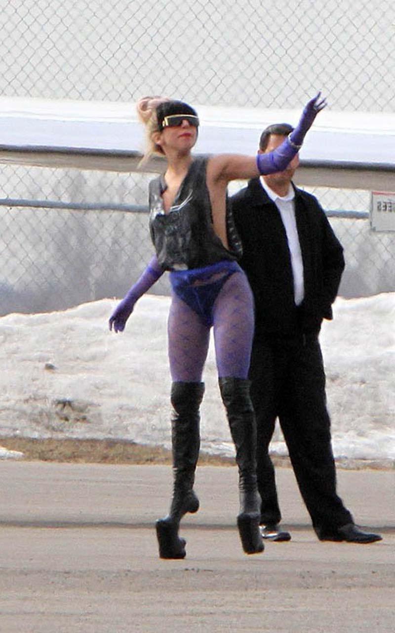 10P Lady Gaga showing her great tits in leopard print see thru outfit paparazzi pict