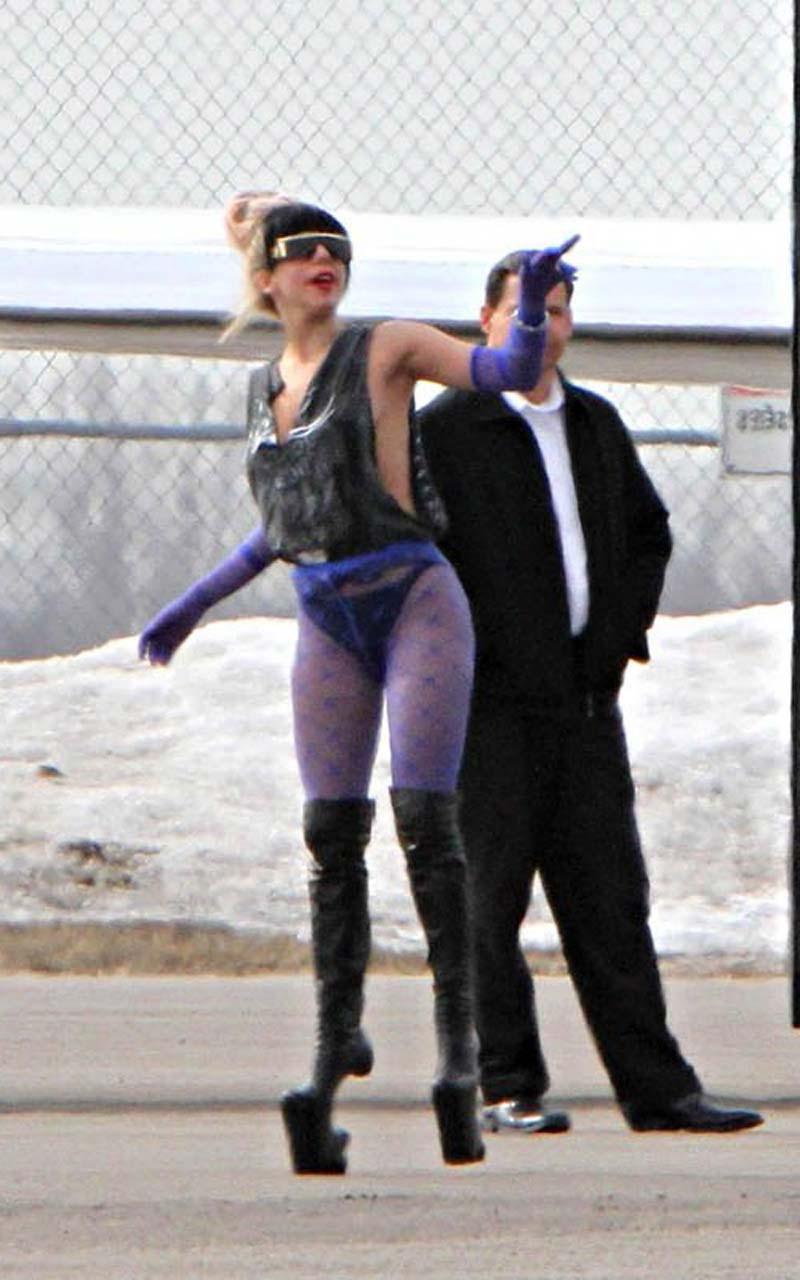10P Lady Gaga showing her great tits in leopard print see thru outfit paparazzi pict