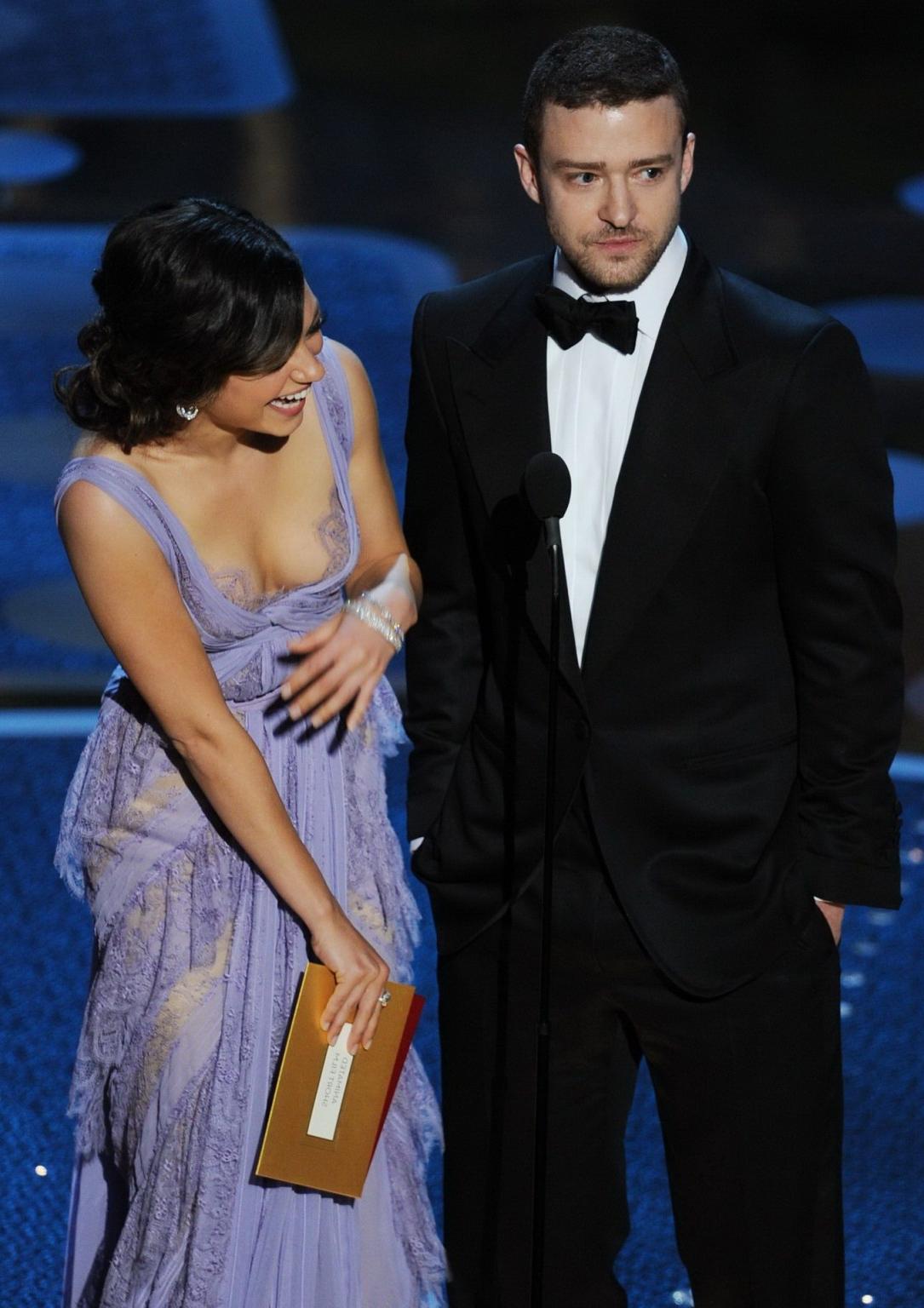 15P Mila Kunis showing nice cleavage at 83rd Annual Academy Awards