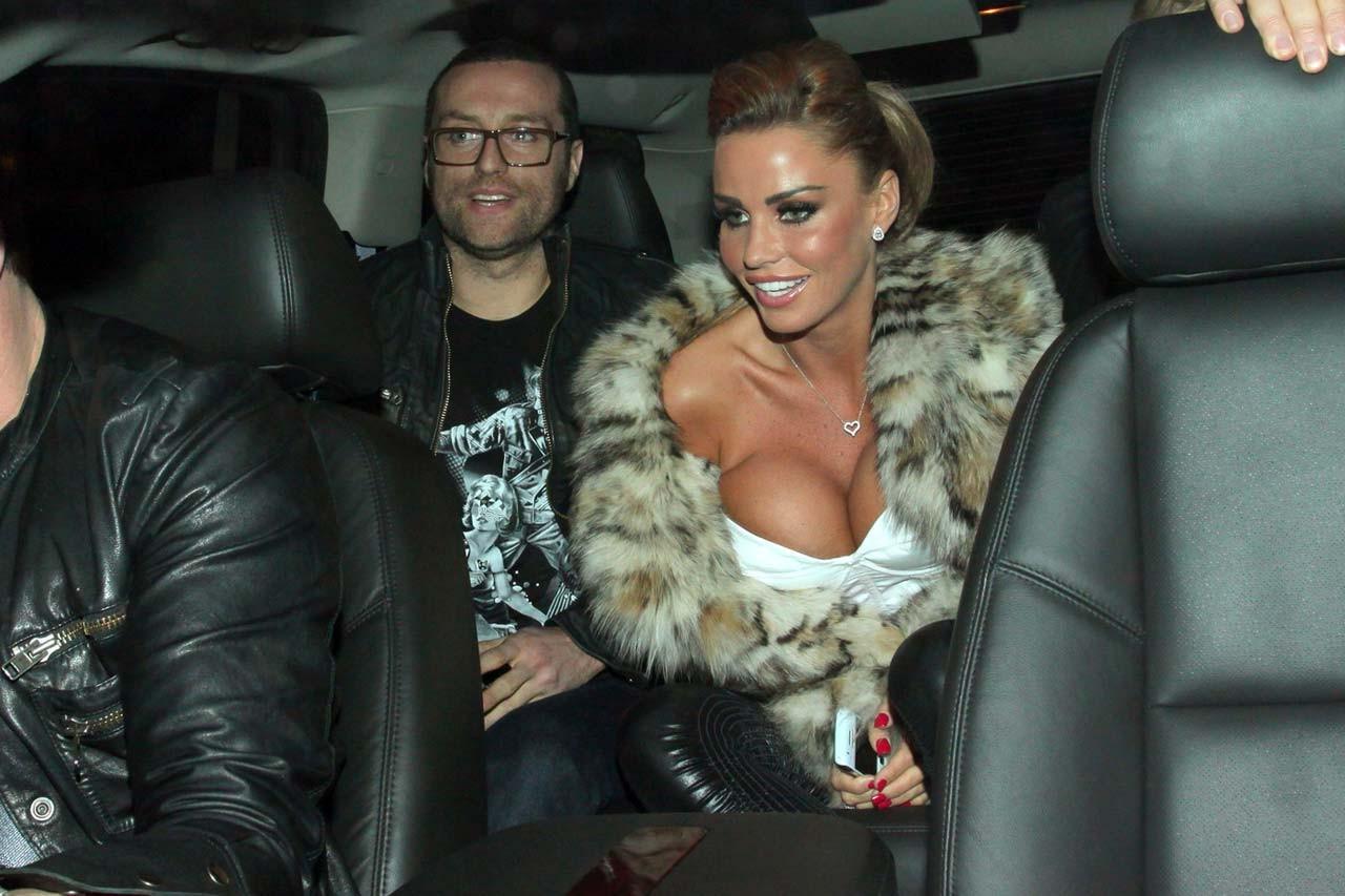 12P Katie Price Jordan showing massive cleavage paparazzi pictures