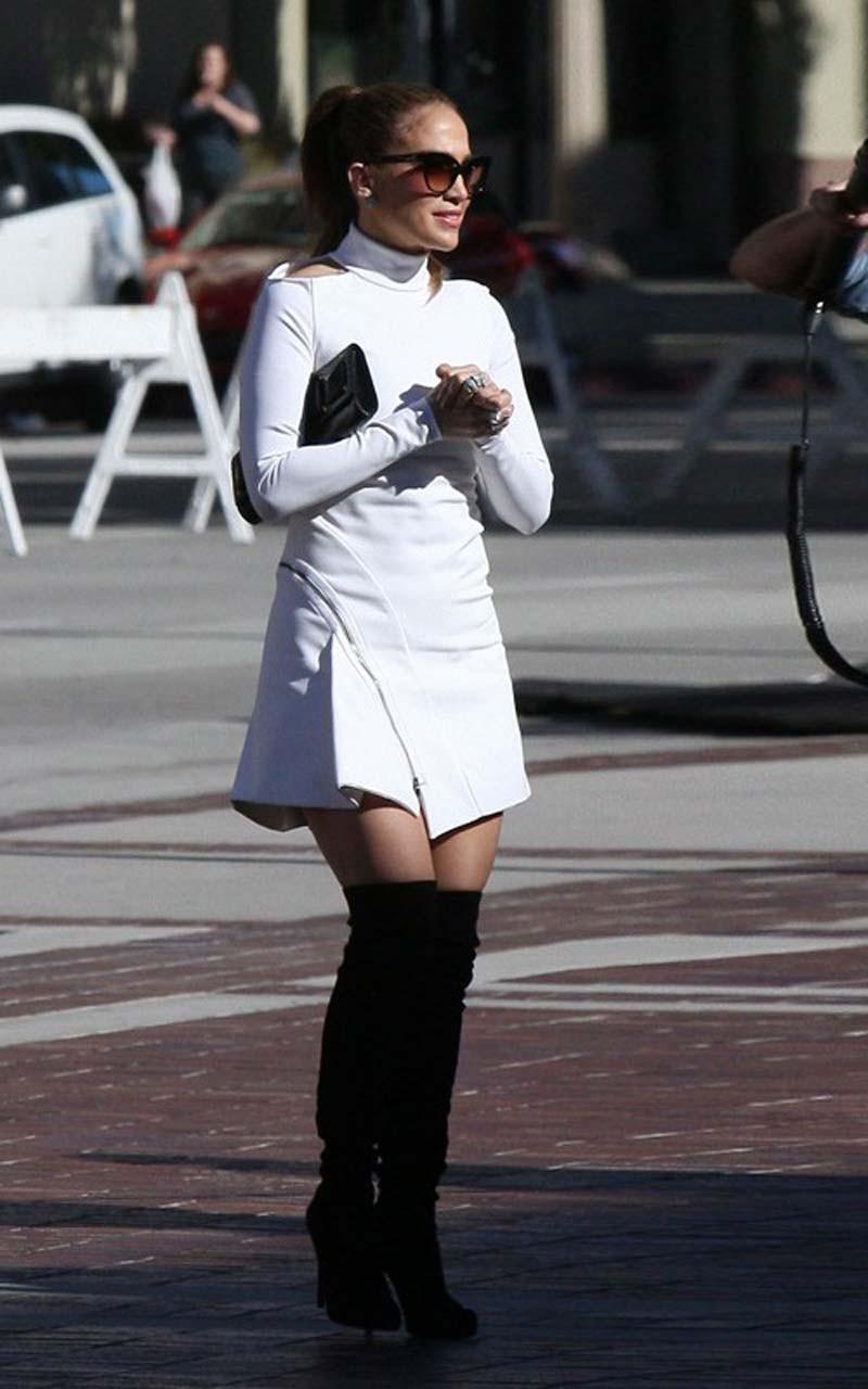 16P Jennifer Lopez in fuck me boots and nipple slip on stage