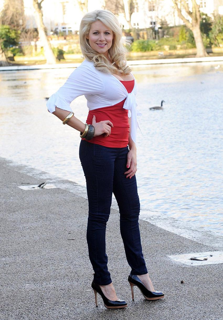 15P Abi Titmuss nipple slip and see thru nude tits