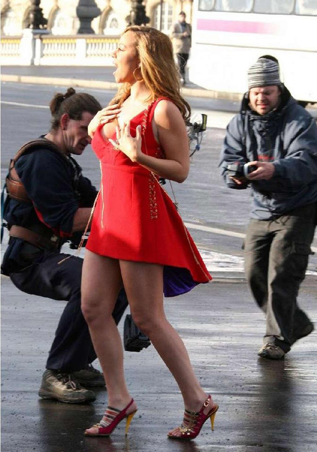 16P Mariah Carey very sexy and hot bikini and nipple slip photos